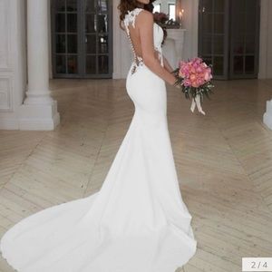Trumpet/Mermaid Scoop Sleeveless- Train Applique Stretch Crepe Wedding Dress